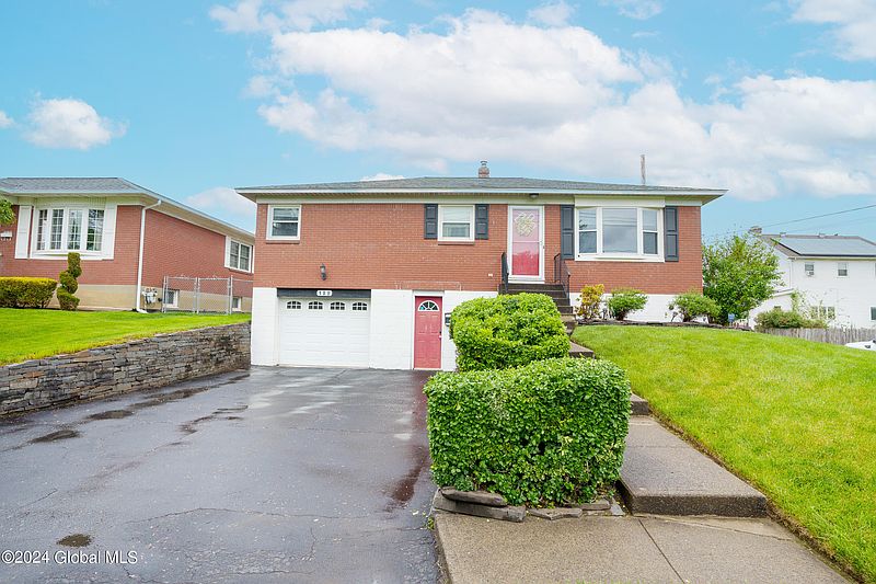 2nd image of 122 Russell Road
