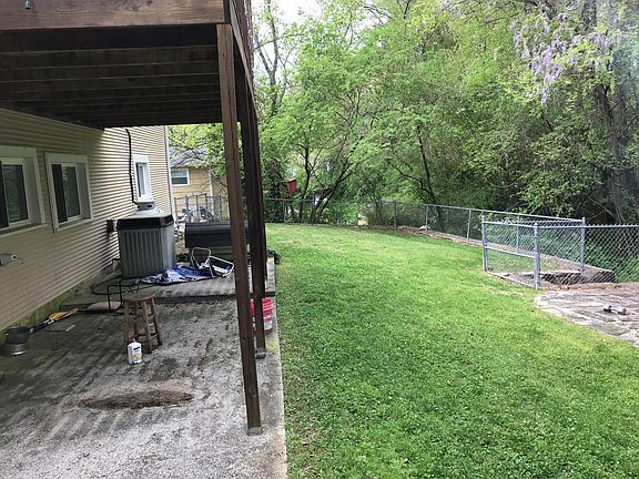 3rd image of 951 Lawson St