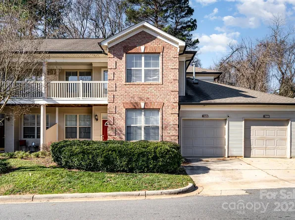 7333 Michaels Landing Dr, Charlotte, NC 28262
