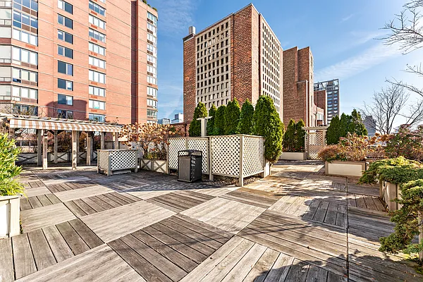 Rented by Brown Harris Stevens | media 40