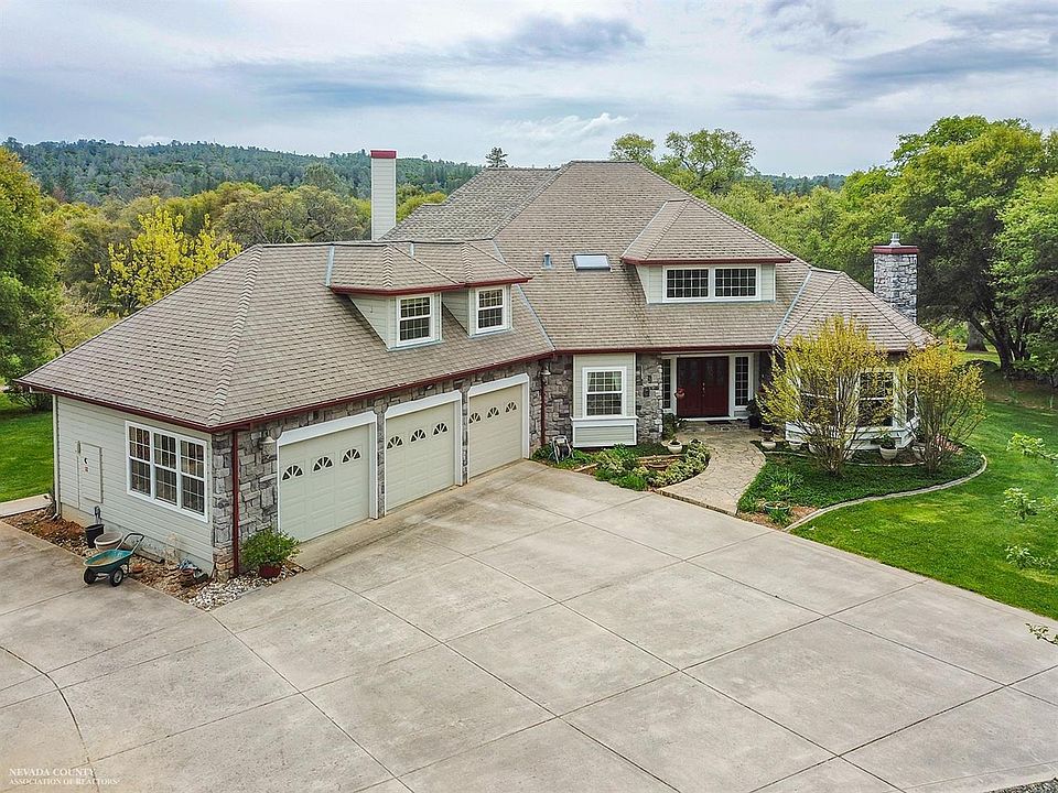 1st image of 14221 Pine Hill Ct