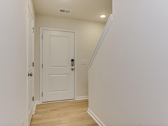 5th image of 1015 Tabor Pl