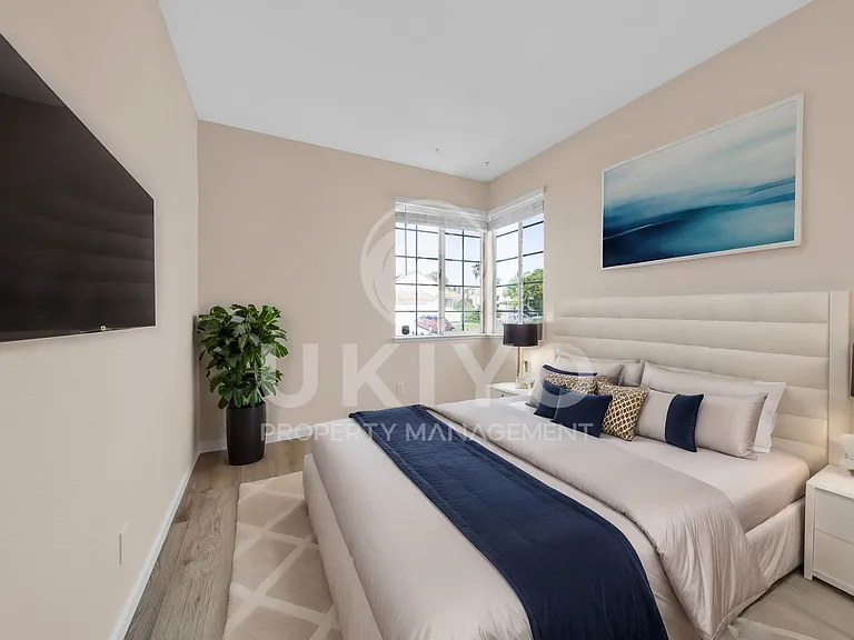 265 Potrero St — Photo 15