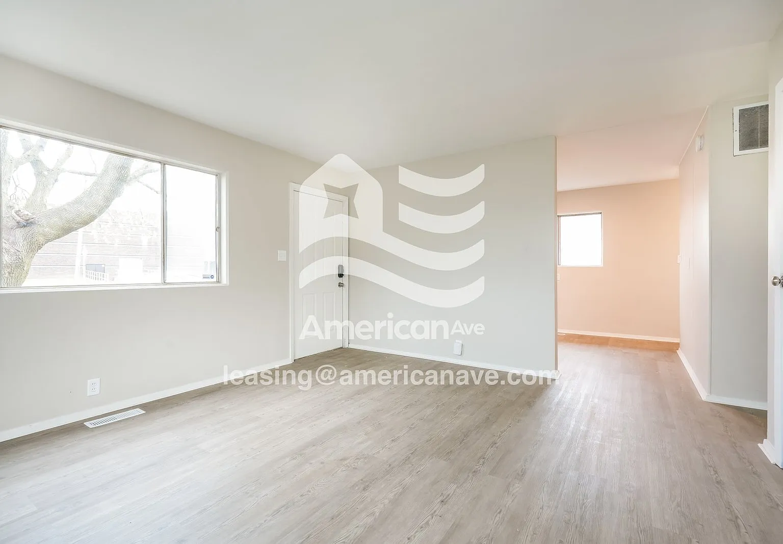 3 bed, 1.0 bath, 875 sqft, $1,110 — Photo 3