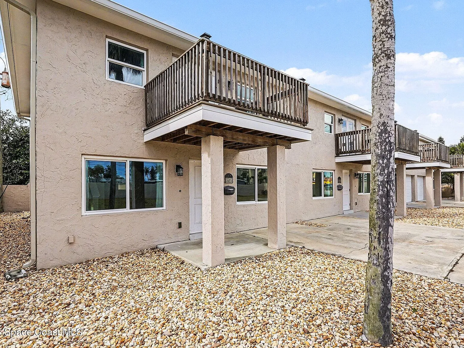 3 bed, 2.5 bath, 1800 sqft, $2,650 — Photo 2