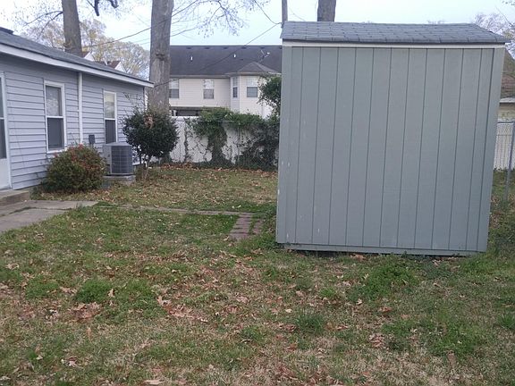 3rd image of 1341B Hullview Ave