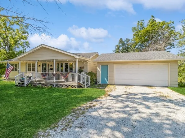 801 N 4th St, Guthrie Center, IA 50115
