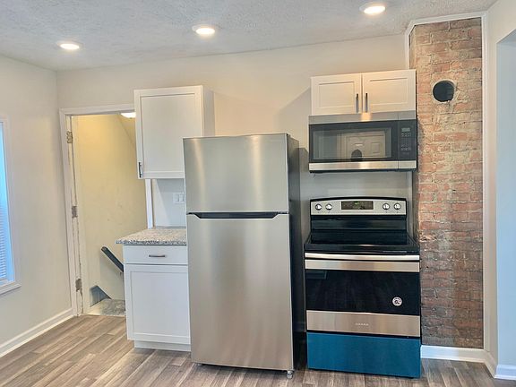 2nd image of 1239 W 67th St #Up