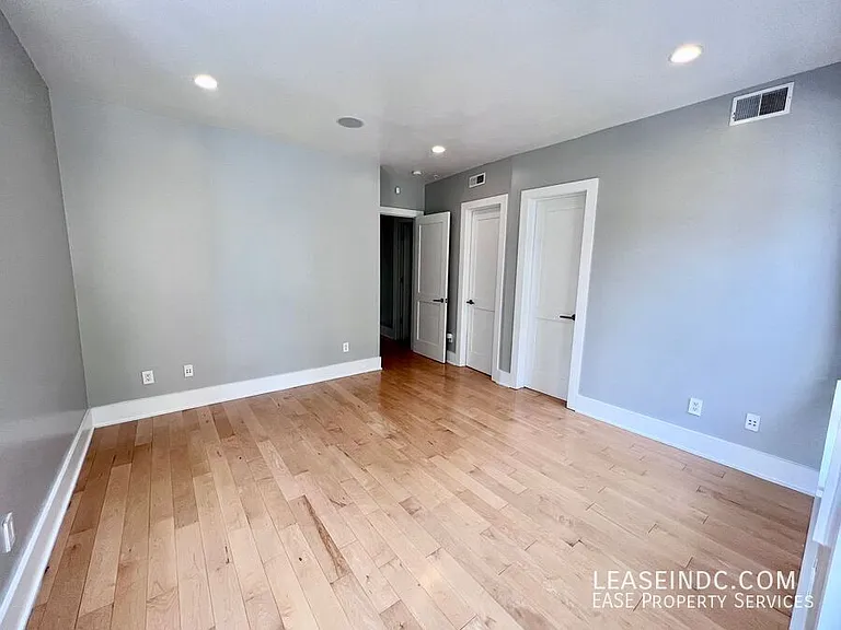 2619 Garfield St NW #4 — Photo 13