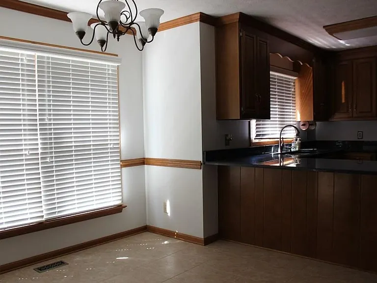 417 Burnham Pl — Photo 8