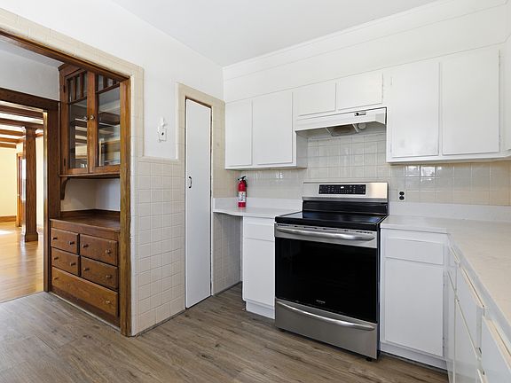2nd image of 7 Clyde Rd #2