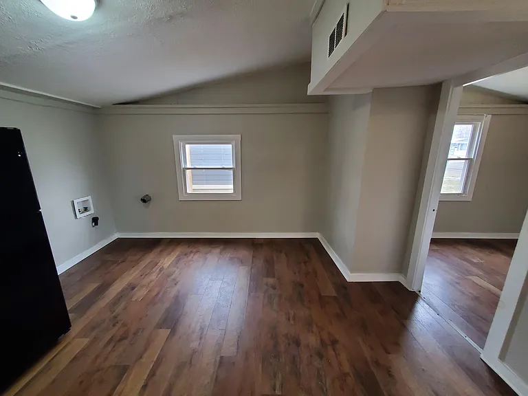 EAT-IN KITCHEN DINING SPACE