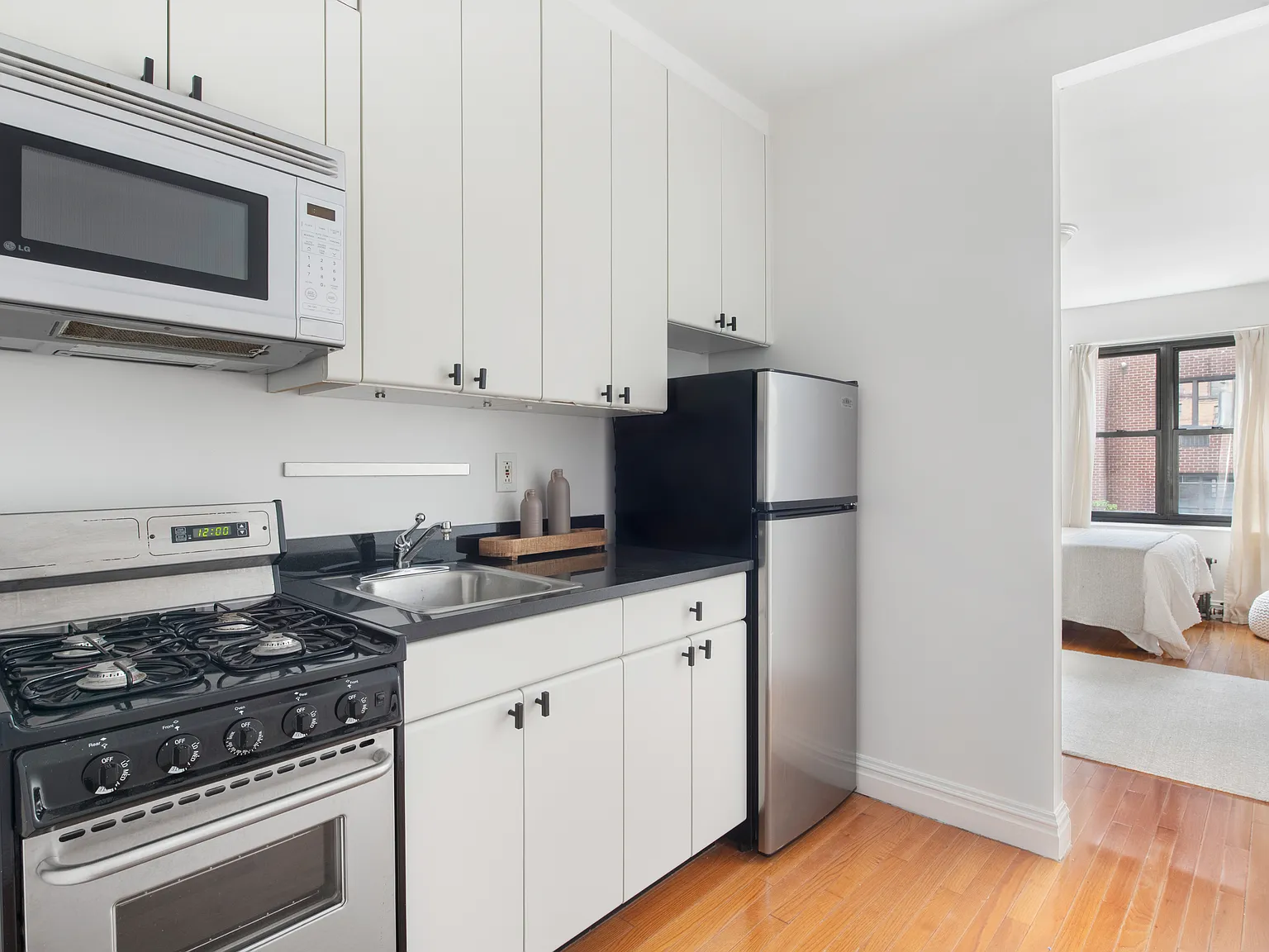 312 West 23rd Street — Photo 4