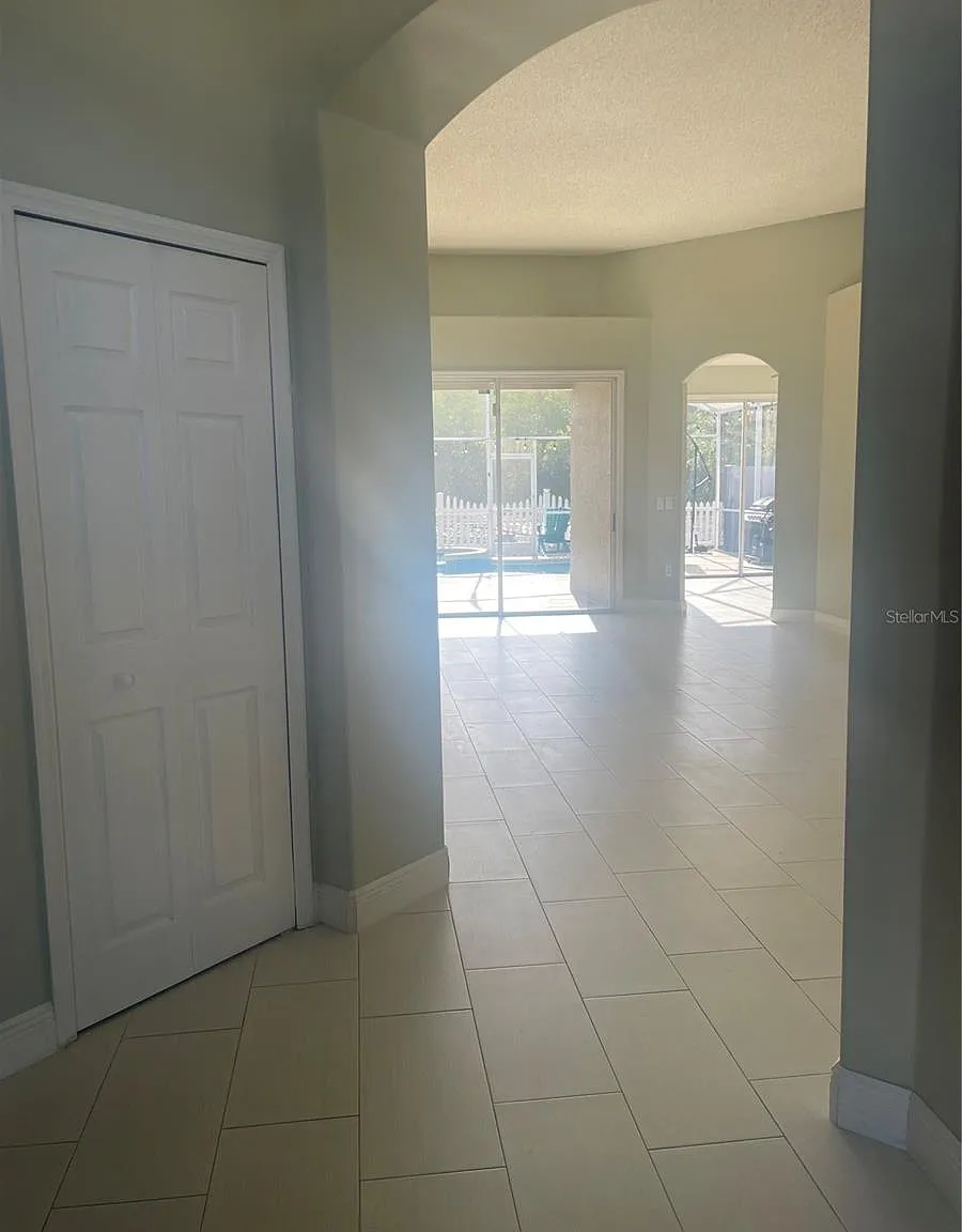 3 bed, 1782 sqft, $2,700 — Photo 3