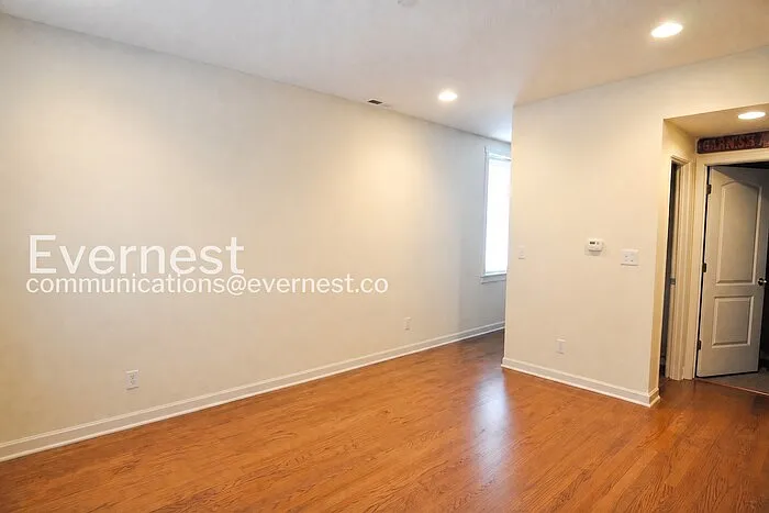 1636 N North Park Ave #G — Photo 4
