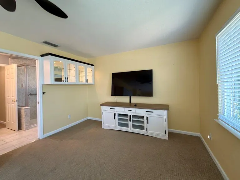 94 S Newport Dr — Photo 27