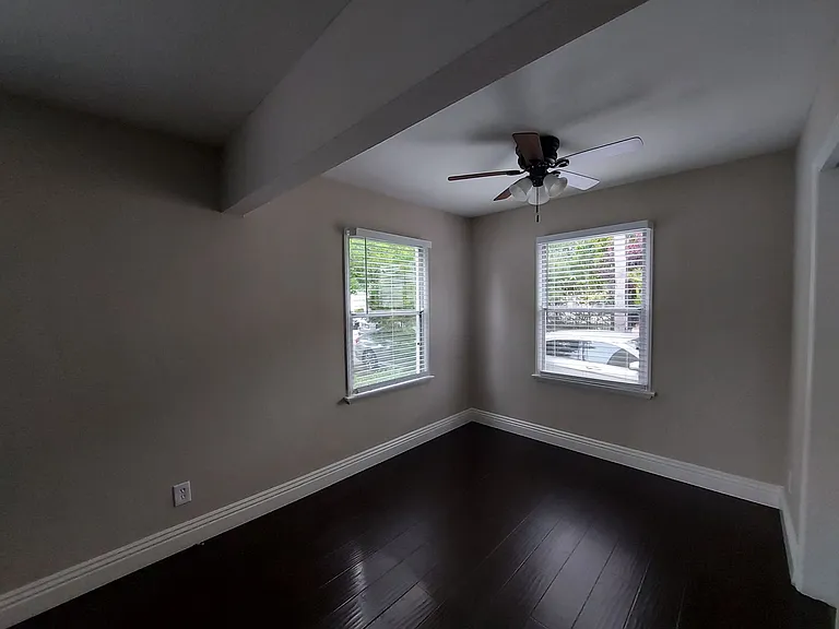 2360 Cedar Ave — Photo 7