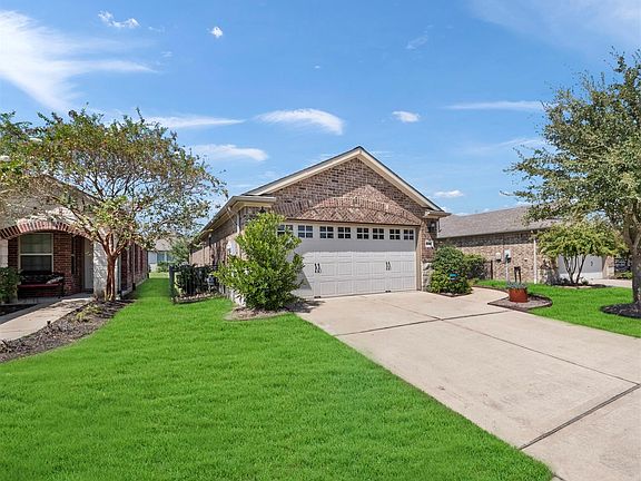 3rd image of 506 Feather Grass Way