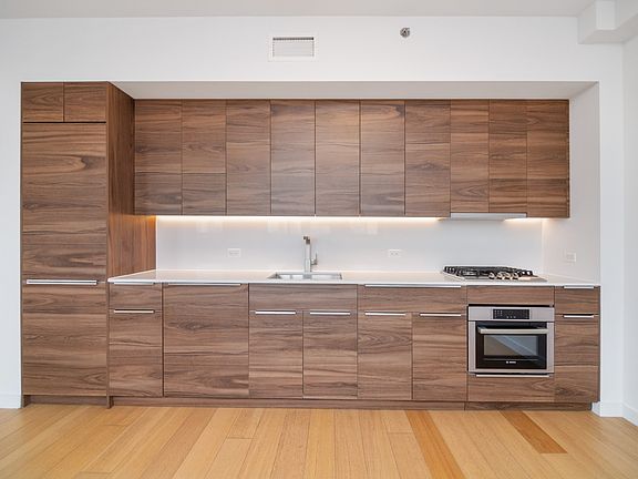 4th image of 171 Suffolk St #10D