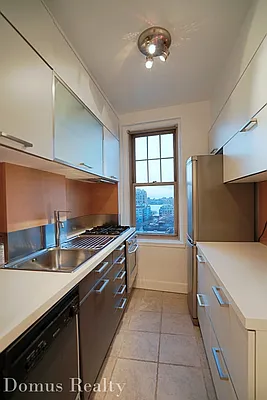 Rented by Domus Realty | media 20