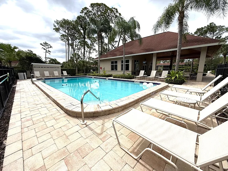 966 La Costa Cir #5 — Photo 25