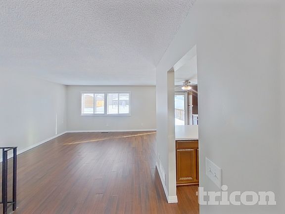 2nd image of 1442 Laurel Ave