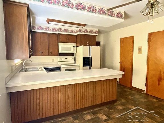 3rd image of 1150 Sunny Ln