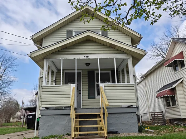 740 Ravenswood St, Akron, OH 44306