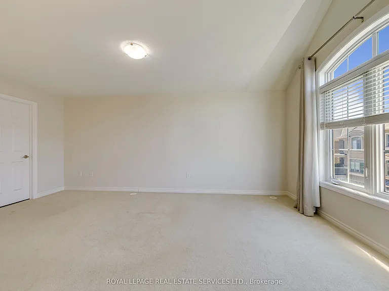 2435 Greenwich Dr #35 — Photo 29