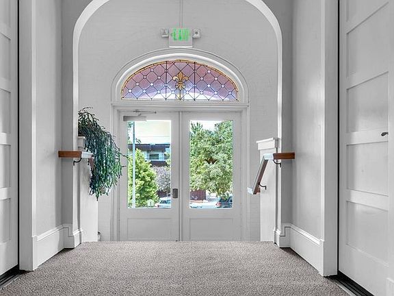 4th image of 1215 Cedar Ave #301