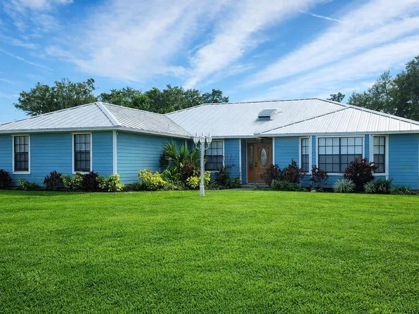 728 N Fischer Cir, Sebastian, FL 32958