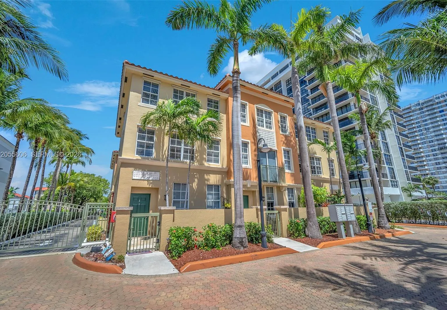 2080 Ocean Drive Condo — Photo 4