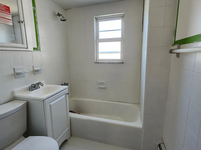 48 Lang St #2 — Photo 3