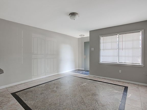 3rd image of 1053 Treadwell St
