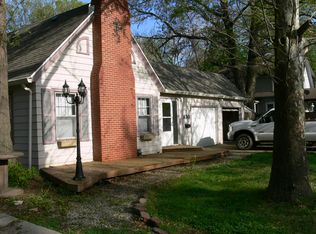 830 SW Macvicar Ave, Topeka, KS 66606