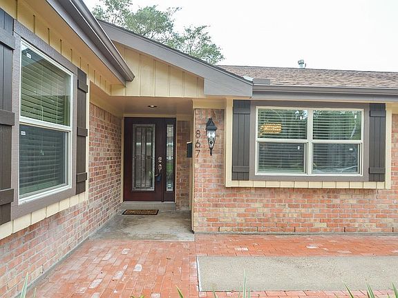3rd image of 867 Carlingford Ln