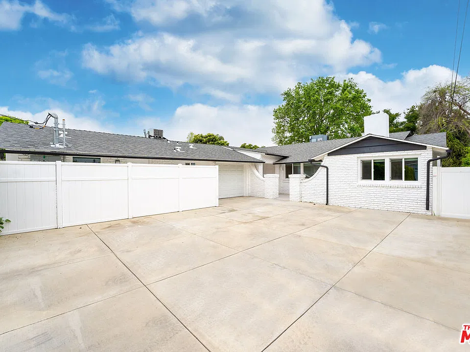 22937 Dolorosa St