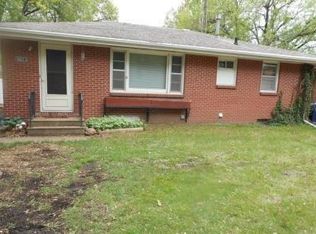6621 Vine St, Lincoln, NE 68505