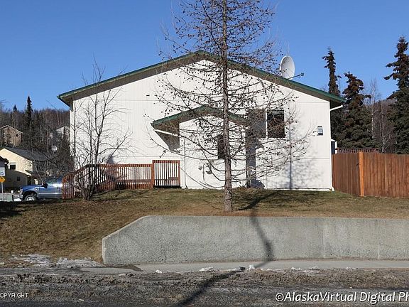 3rd image of 8903 Northwood Park Cir
