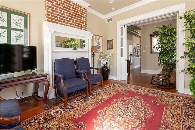 4 bed, 3.5 bath, 1600 sqft, $3,000 — Photo 2