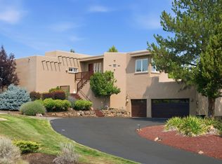 61345 Mountain Breezes Ct, Bend, OR 97702