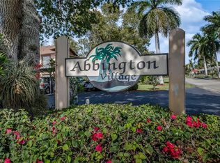236 Pebble Beach Cir APT A205, Naples, FL 34113