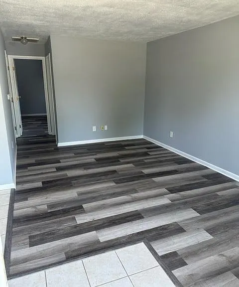 210 Orth Dr — Photo 2