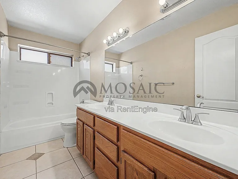 1819 E Cascade Dr — Photo 32