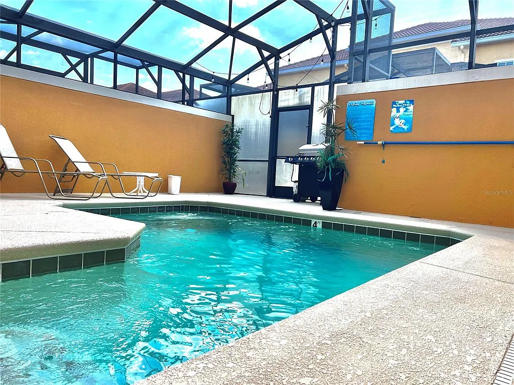 4 bed, 3.0 bath, 1902 sqft, $2,450 — Photo 3