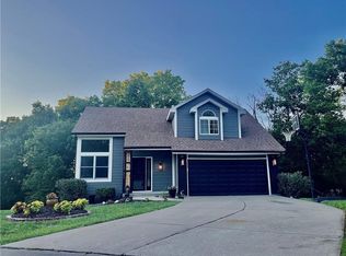 817 NW Golden Ct, Blue Springs, MO 64015