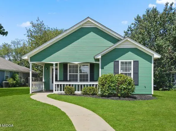 221 Kensington Cir, Warner Robins, GA 31093