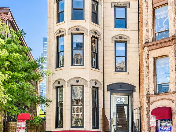 3rd image of 642 N Dearborn St #4
