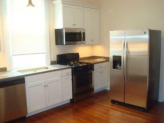 5th image of 2052 Royal St
