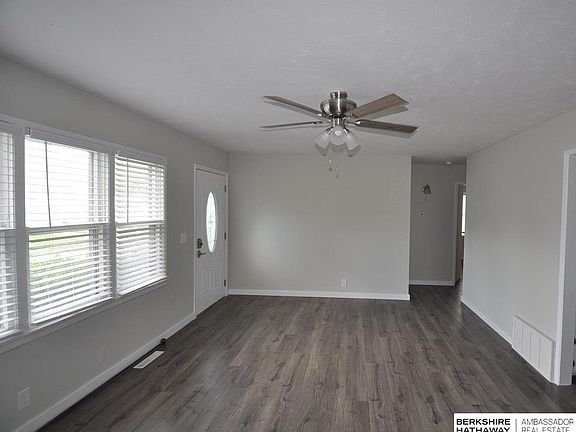 2nd image of 7413 Lillian Ave